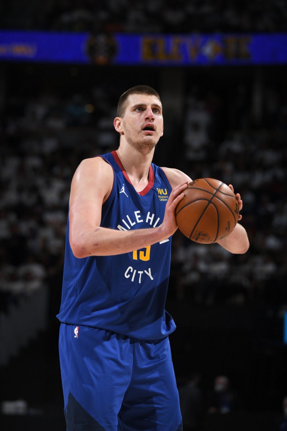 感到极度不 感到极度不