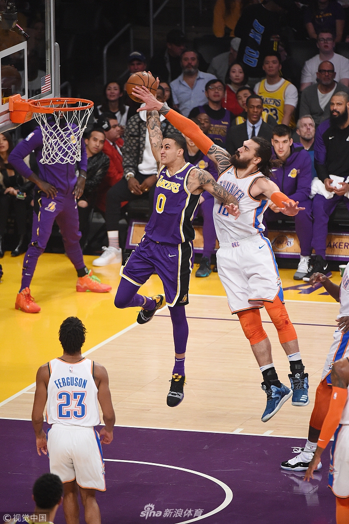 湖人连续两 湖人连续两